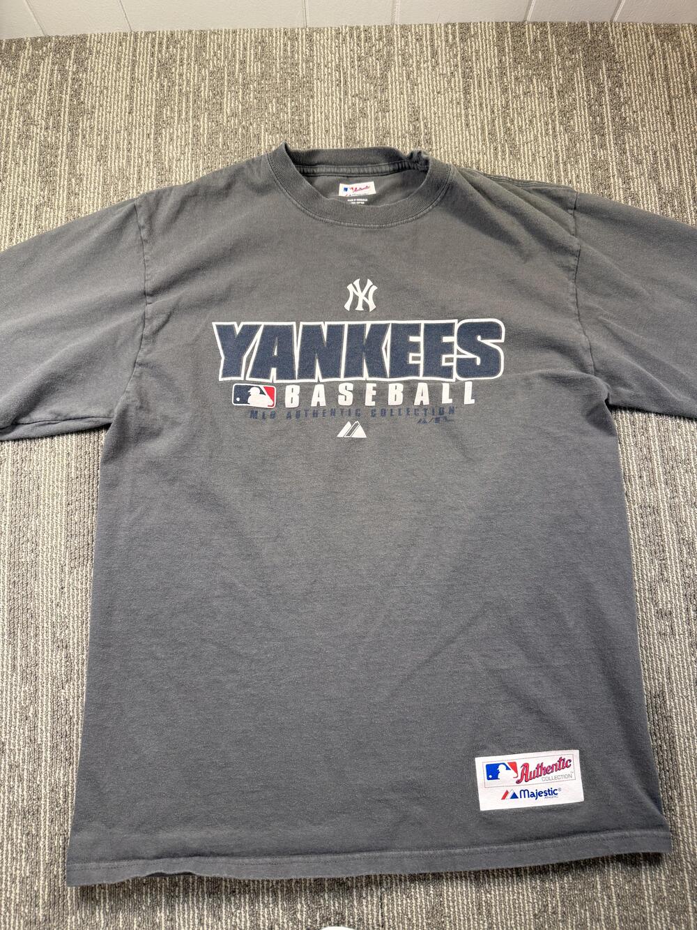 New York Yankees Shirt Mens Medium Gray MLB Baseball Majestic Authentic Tee